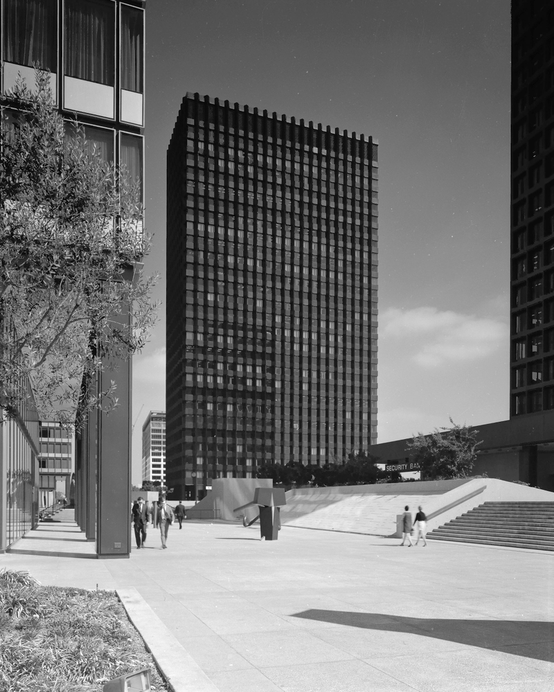 Illustration for article titled Trove of Architectural Photos Shows When LA's Skyline Became Modern